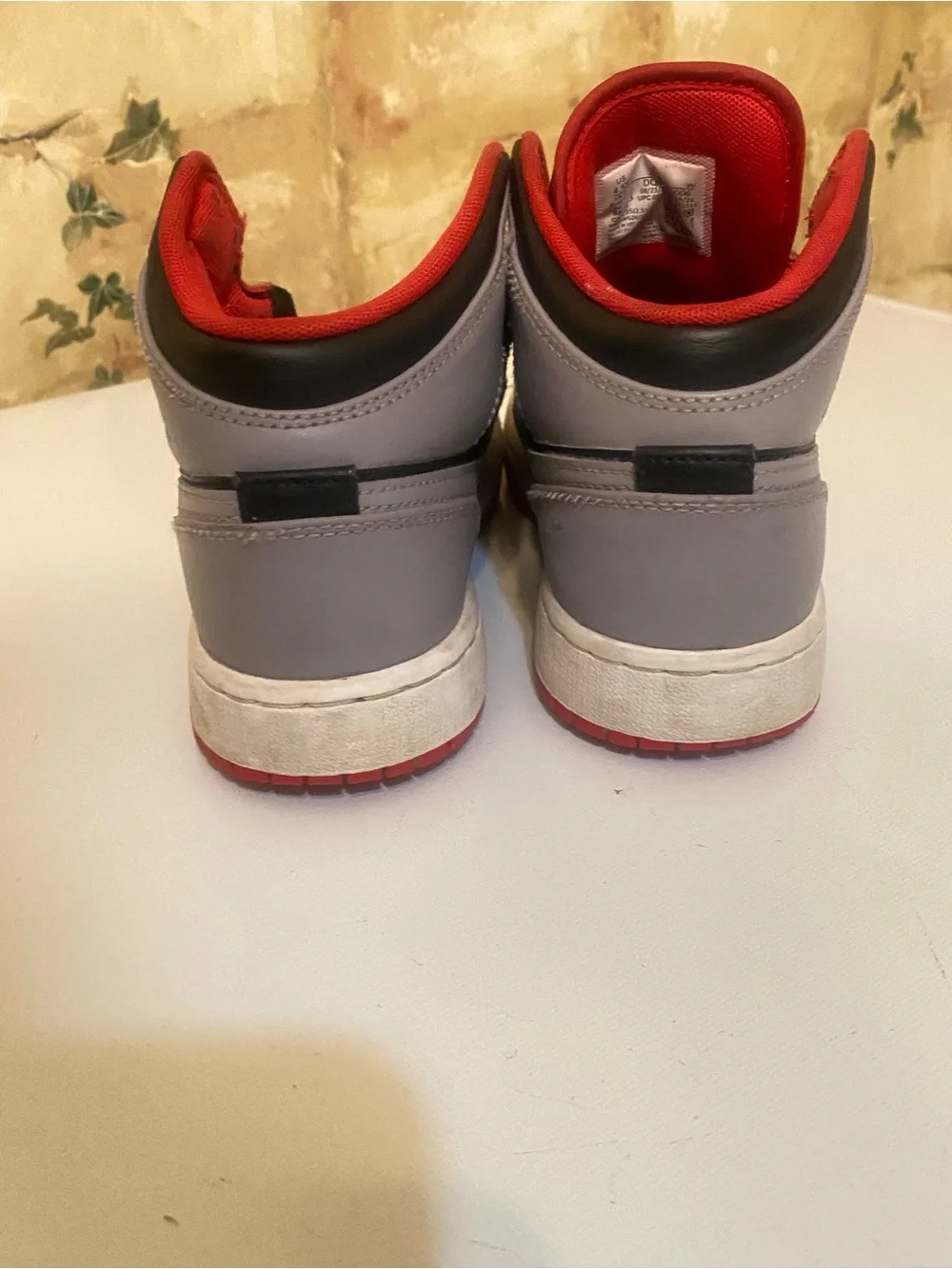 Jordan Air 1 Mid Black Gray with Red Lining